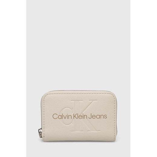 Calvin Klein Jeans portfel damski kolor beżowy K60K612255 ze sklepu ANSWEAR.com w kategorii Portfele damskie - zdjęcie 173021236