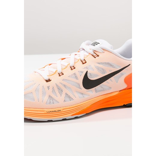 Nike Performance LUNARGLIDE 6 Obuwie do biegania Stabilność white/black/total orange/peach crimson zalando  okrągłe