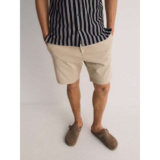 Reserved - Szorty regular fit - beżowy Reserved XXL Reserved
