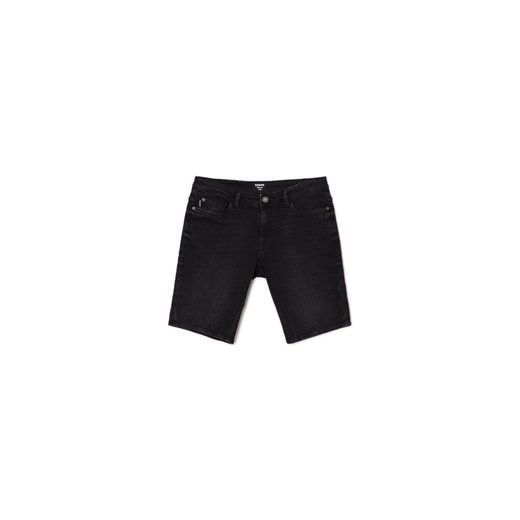 Cropp - Jeansowe szorty regular z efektem sprania - czarny ze sklepu Cropp w kategorii Spodenki męskie - zdjęcie 173139226