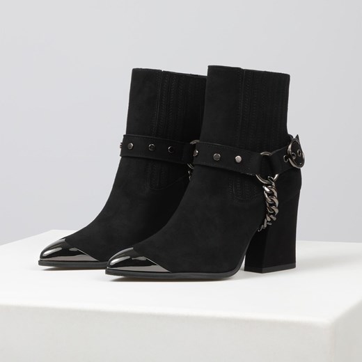 Wojas Czarne Sztyblety Damskie Premium Z Metalowymi Ozdobami Na Nosku Wojas 40 Wojas