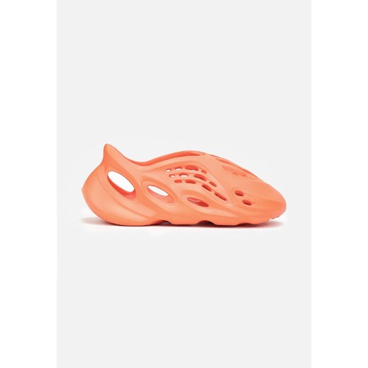 Pomarańczowe Wsuwane Sneakersy z Lekkiej Pianki z Wycięciami Bonasna Renee 40 renee.pl