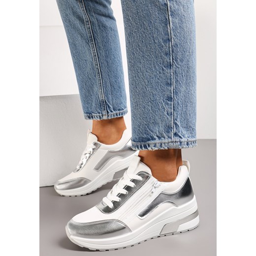 Biało-Srebrne Sneakersy z Ekoskóry z Połyskującymi Detalami i Ozdobnym Zamkiem Raviles ze sklepu renee.pl w kategorii Buty sportowe damskie - zdjęcie 173196006