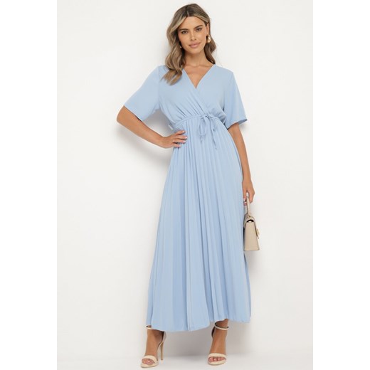 Jasnoniebieska Sukienka Plisowana Maxi z Wiązanym Paskiem Dianiza ze sklepu Born2be Odzież w kategorii Sukienki - zdjęcie 173257625