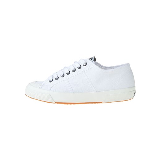 Superga Sneakersy &quot;2390&quot; w kolorze białym ze sklepu Limango Polska w kategorii Trampki damskie - zdjęcie 173279528