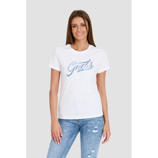 GUESS Biały T-shirt STONES&EMBRO TEE, Wybierz rozmiar XL ze sklepu outfit.pl w kategorii Bluzki damskie - zdjęcie 173281408