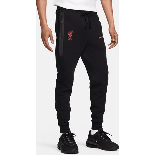 Męskie joggery piłkarskie Nike Liverpool F.C. Tech Fleece - Czerń ze sklepu Nike poland w kategorii Spodnie męskie - zdjęcie 173289336