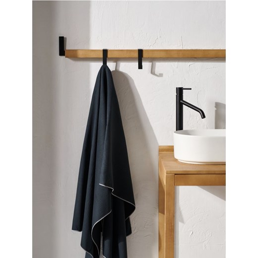 Sinsay - Ręcznik szybkoschnący - czarny ze sklepu Sinsay w kategorii Ręczniki - zdjęcie 173320558