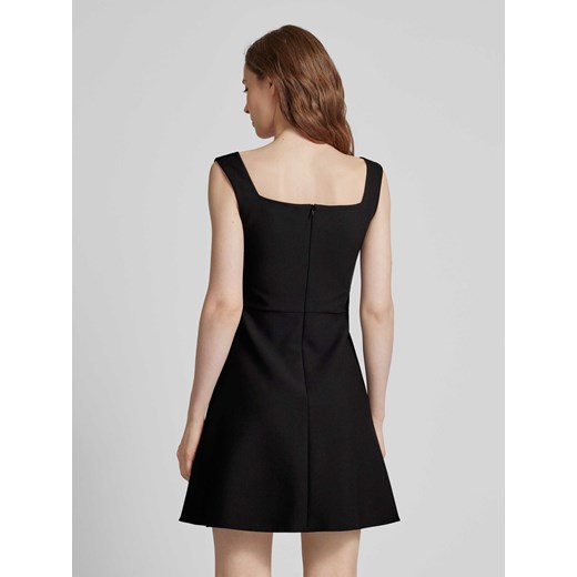 Sukienka Hugo Boss z aplikacjami  czarna z wiskozy mini bez rękawów 