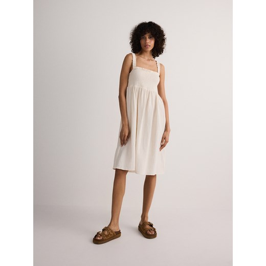 Reserved - Muślinowa sukienka mini - kremowy ze sklepu Reserved w kategorii Sukienki - zdjęcie 173363396