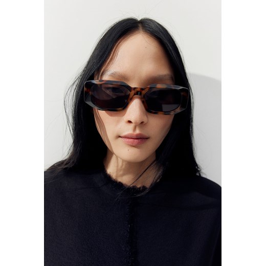 H & M - Prostokątne okulary przeciwsłoneczne - Brązowy ze sklepu H&M w kategorii Okulary przeciwsłoneczne damskie - zdjęcie 173372255