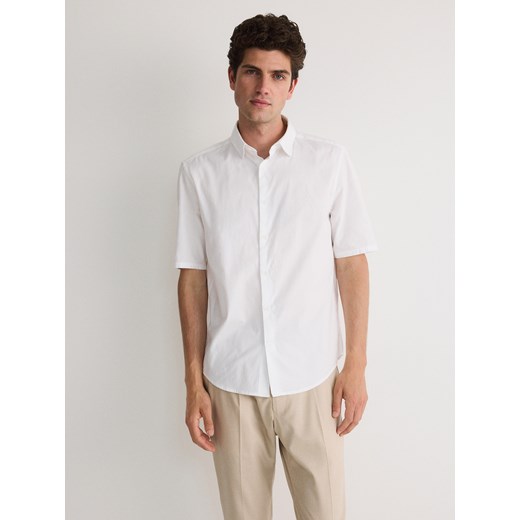 Reserved - Gładka koszula regular fit - biały ze sklepu Reserved w kategorii Koszule męskie - zdjęcie 173380755