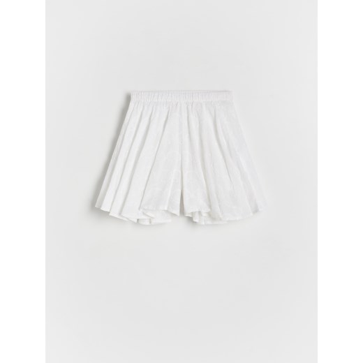 Reserved - Szorty imitujące spódnicę - biały ze sklepu Reserved w kategorii Spodenki dziewczęce - zdjęcie 173400809