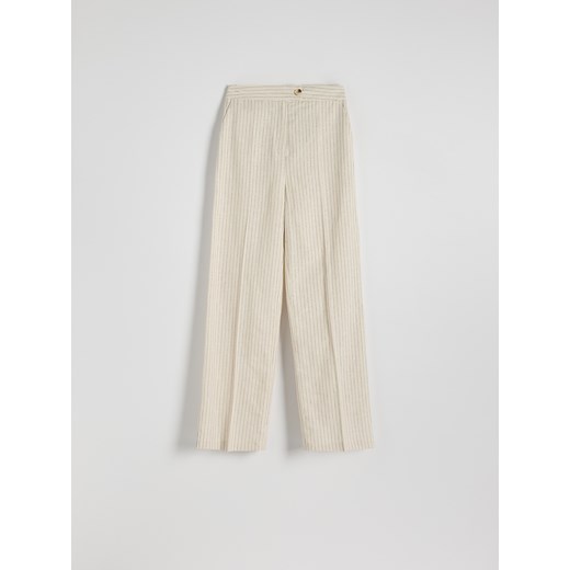 Reserved - Spodnie w prążek z lnem - beżowy ze sklepu Reserved w kategorii Spodnie damskie - zdjęcie 173405966