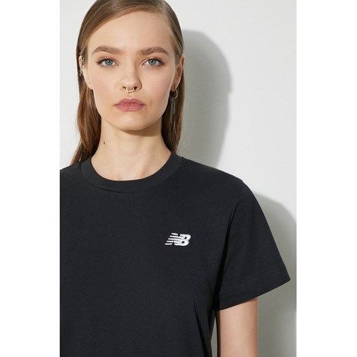 New Balance t-shirt bawełniany Essentials Cotton damski kolor czarny WT41509BK ze sklepu PRM w kategorii Bluzki damskie - zdjęcie 173409335