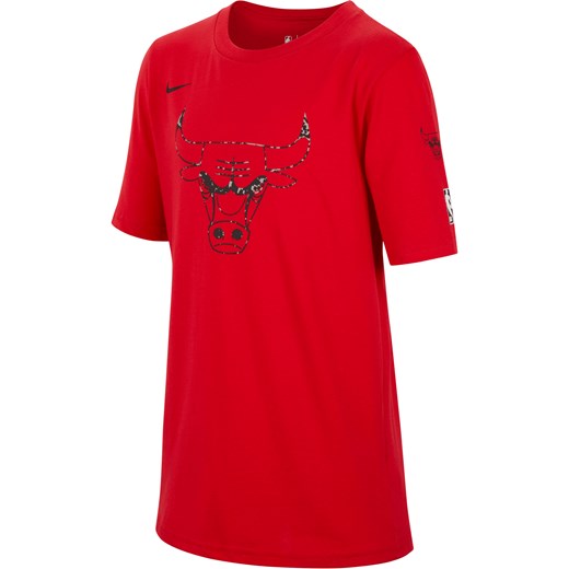 T-shirt dla dużych dzieci (chłopców) Nike NBA Chicago Bulls Essential - Czerwony ze sklepu Nike poland w kategorii T-shirty chłopięce - zdjęcie 173428937