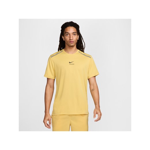 T-shirt męski żółty Nike z krótkim rękawem 