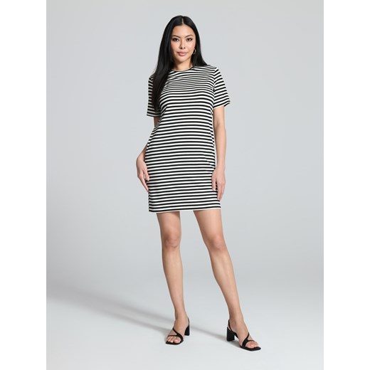 Sukienka Sinsay z krótkimi rękawami na wiosnę z elastanu z okrągłym dekoltem mini 