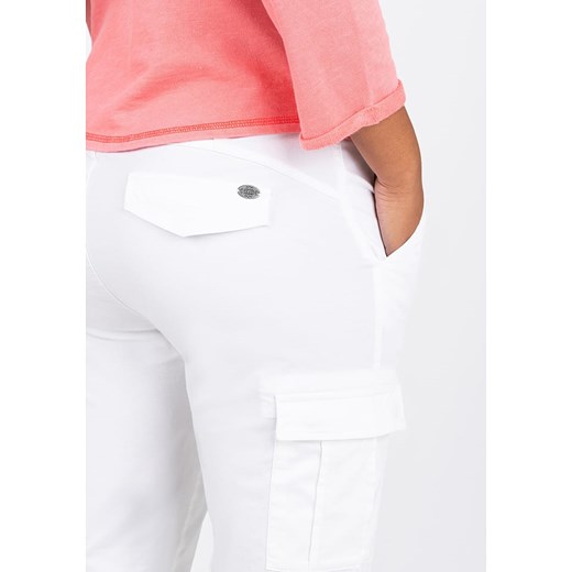 Timezone Bojówki w kolorze białym Timezone W29 okazyjna cena Limango Polska