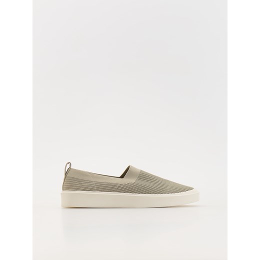 Reserved - Klasyczne trampki - beżowy ze sklepu Reserved w kategorii Trampki męskie - zdjęcie 173457316