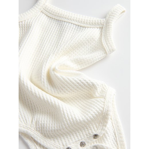 Reserved - Body na ramiączkach - złamana biel Reserved 5-2 lata) Reserved