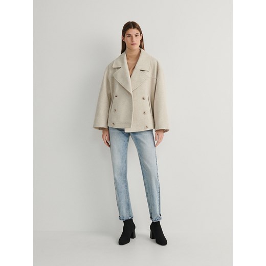 Reserved - Krótki płaszcz oversize - beżowy ze sklepu Reserved w kategorii Płaszcze damskie - zdjęcie 173469568