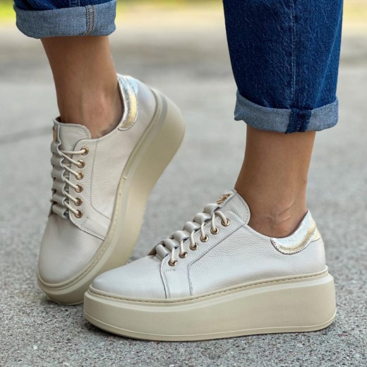 Beżowe skórzane Polskie sneakersy damskie na platformie Deoni D161 ze sklepu suzana.pl w kategorii Trampki damskie - zdjęcie 173485179