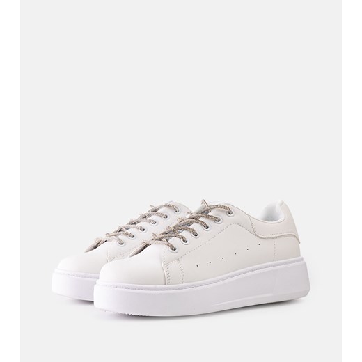 Białe sneakersy z efektownym zdobieniem Asmait ze sklepu gemre w kategorii Buty sportowe damskie - zdjęcie 173512829