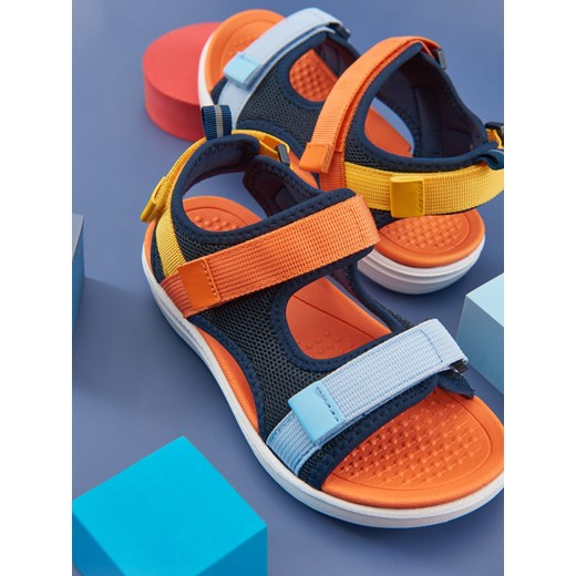 Sandały dziecięce Sinsay na rzepy na lato 
