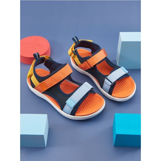 Sandały dziecięce Sinsay na lato 
