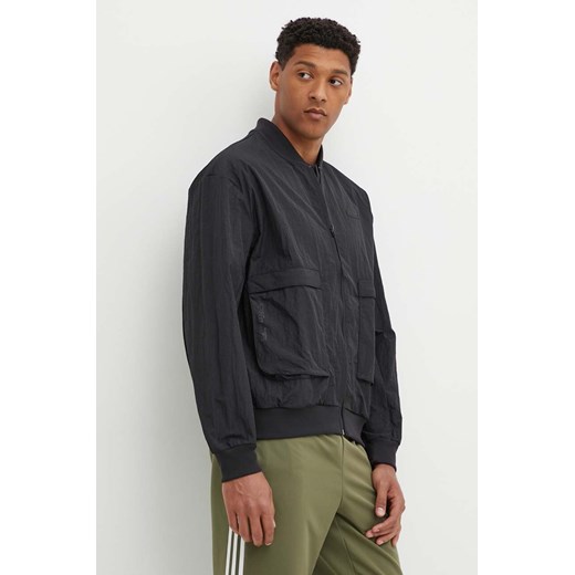 adidas kurtka bomber City Escape męski kolor czarny przejściowa IY1505 ze sklepu ANSWEAR.com w kategorii Kurtki męskie - zdjęcie 173523816