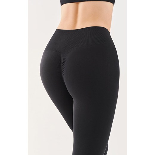 Czarne bezszwowe legginsy z efektem push-up Shape 1206, Kolor czarny, Rozmiar S/M, Gabriella ze sklepu Primodo w kategorii Spodnie damskie - zdjęcie 173533717