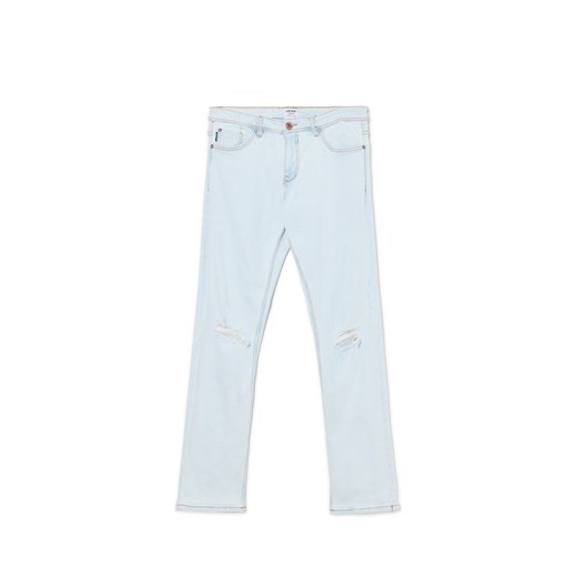 Cropp - Jasne jeansy z przetarciami na kolanach - niebieski ze sklepu Cropp w kategorii Jeansy męskie - zdjęcie 173541878