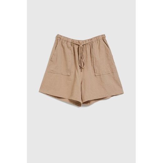 Beżowe szorty Moodo.pl 