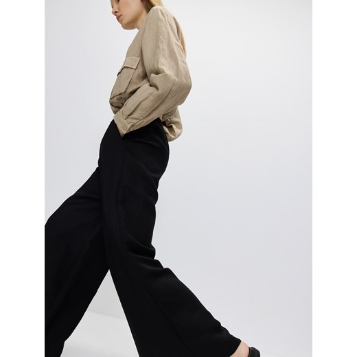 Reserved - Spodnie z lnem - czarny ze sklepu Reserved w kategorii Spodnie damskie - zdjęcie 173597775