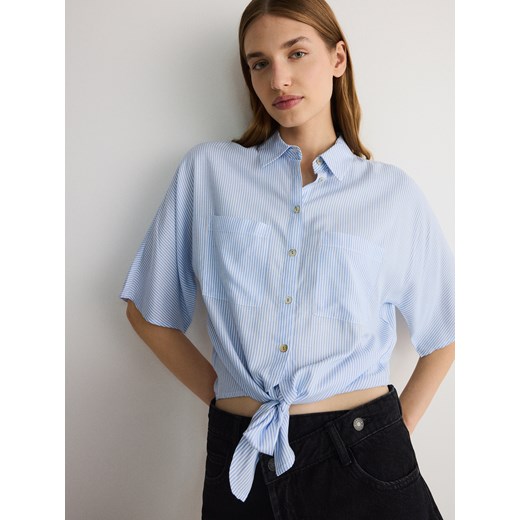 Reserved - Krótka koszula z wiązaniem - jasnoniebieski ze sklepu Reserved w kategorii Koszule damskie - zdjęcie 173606887