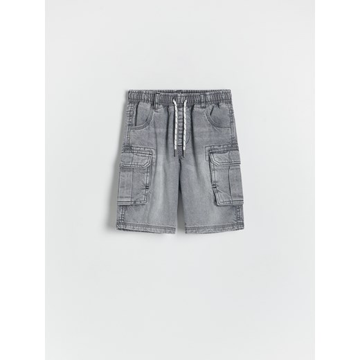 Reserved - Jeansowe szorty cargo - jasnoszary ze sklepu Reserved w kategorii Spodenki chłopięce - zdjęcie 173658867