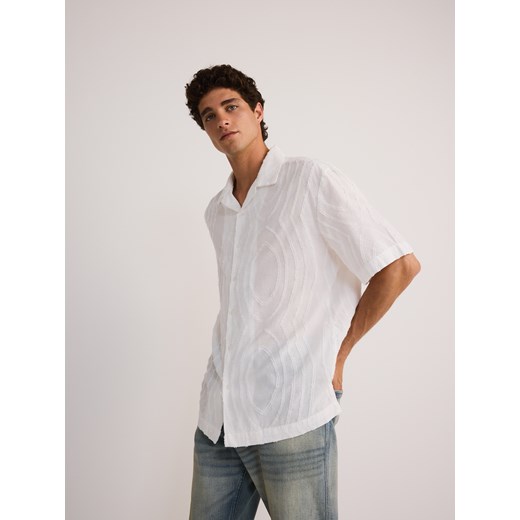 Reserved - Koszula relaxed fit z bawełny - biały ze sklepu Reserved w kategorii Koszule męskie - zdjęcie 173676518