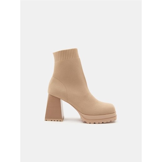 Sinsay - Botki na obcasie - beżowy Sinsay 41 Sinsay wyprzedaż