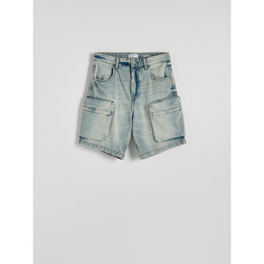 Reserved - Jeansowe szorty cargo - niebieski ze sklepu Reserved w kategorii Spodenki męskie - zdjęcie 173698295