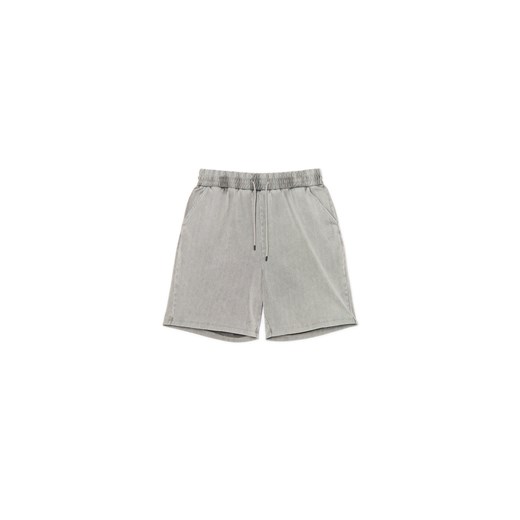 Cropp - Szare szorty imitujące denim - jasny szary ze sklepu Cropp w kategorii Spodenki męskie - zdjęcie 173708125