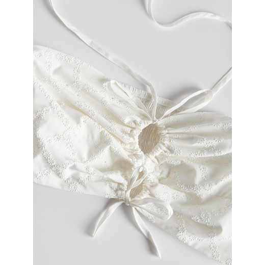 Reserved - Haftowany top z wiązaniem - biały Reserved S Reserved