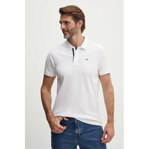 Tommy Jeans polo bawełniane kolor biały gładki DM0DM15370 ze sklepu ANSWEAR.com w kategorii T-shirty męskie - zdjęcie 173831826
