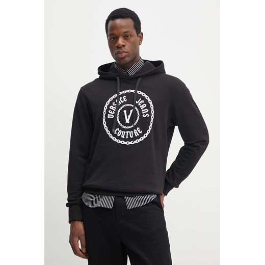 Versace Jeans Couture bluza bawełniana męska kolor czarny z kapturem z nadrukiem 77GAIT03 CF00T ze sklepu ANSWEAR.com w kategorii Bluzy męskie - zdjęcie 173894136
