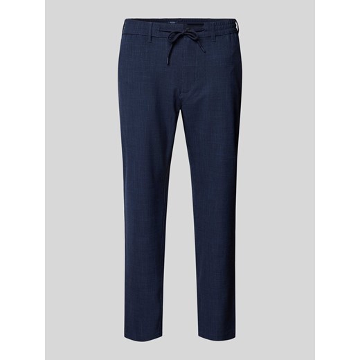 Spodnie materiałowe o kroju tapered fit z kieszeniami z tyłu ze sklepu Peek&Cloppenburg  w kategorii Spodnie męskie - zdjęcie 173999975