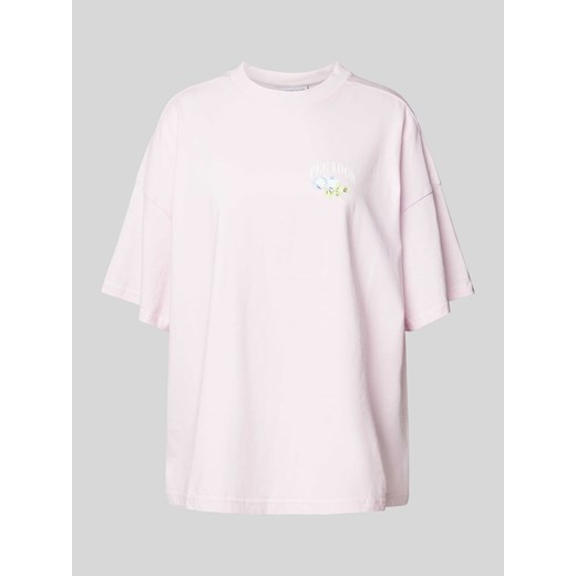 T-shirt o kroju oversized z nadrukiem z logo model ‘LUCIA’ ze sklepu Peek&Cloppenburg  w kategorii Bluzki damskie - zdjęcie 174000185
