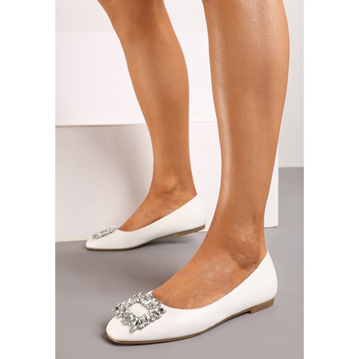 Białe Balerinki na Płaskiej Podeszwie z Metaliczną Ozdobą Oranivia Renee 37 wyprzedaż renee.pl