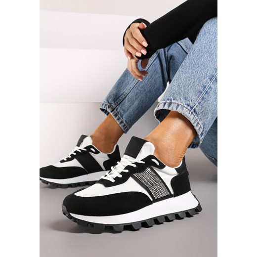 Czarno-Białe Sneakersy z Brokatową Wstawką i Bieżnikiem Valindras ze sklepu born2be.pl w kategorii Buty sportowe damskie - zdjęcie 174030249