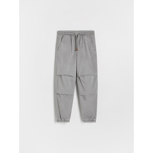 Reserved - Bawełniane spodnie parachute - ciemnoszary ze sklepu Reserved w kategorii Spodnie chłopięce - zdjęcie 174079848