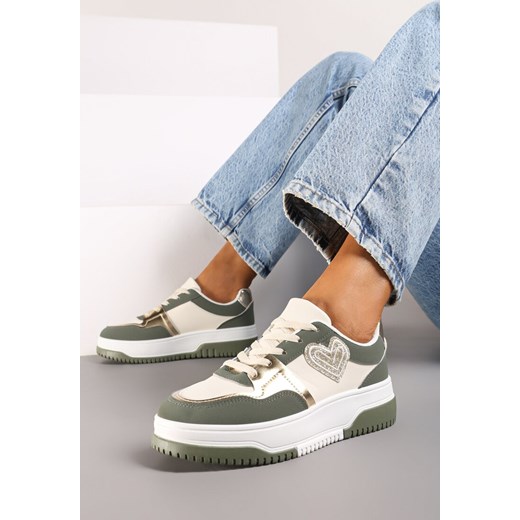 Zielone Sneakersy z Brokatowym Serduszkiem Asitalla ze sklepu born2be.pl w kategorii Buty sportowe damskie - zdjęcie 174080315